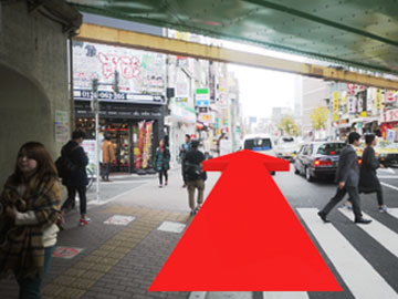 新大久保駅から4